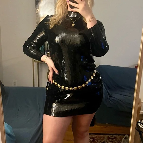 Gorgeous sequin mini dress - Picture 1 of 5